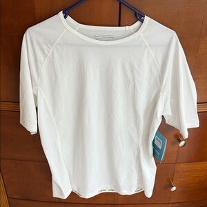 NWT Coolibar Women's white Short Sleeve Tee